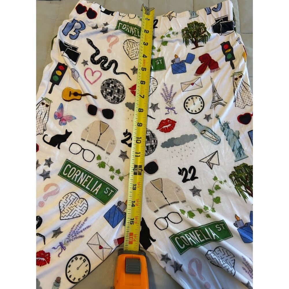 Swiftie Street Graphic Printed 2 Piece Pajama Lounging Set Sheshow Sz Small BAM - Picture 4 of 13